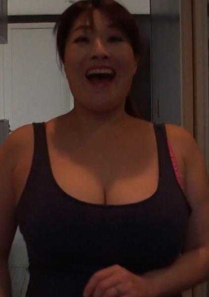 741P017-G03 The lewd mother-in-law who tempts her daughter's husband by showing off her huge breasts... The lewd mother-in-law who casually tempts and drowns in adultery SEX! Sumire Sratori - Sumire Sratori