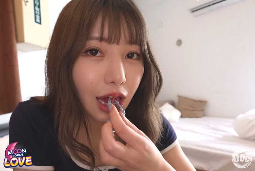 MFCL-025 [Couple Vlog] Boyfriend Shows Off Crotchless Hottie's Crotch-Filled Day Off #Rio