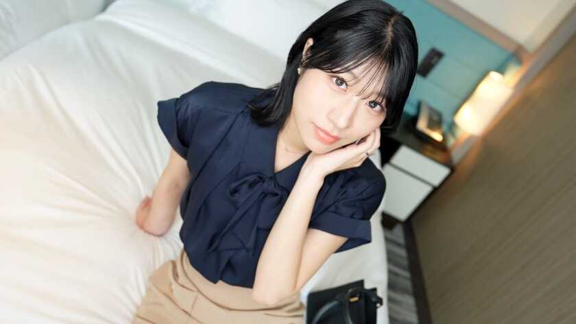 SIRO-5612 The elegant handiwork on display during the clarinetist's fellatio is worth seeing! She's such a huge cock lover that even while doing self-deepthroat, she begs 'Please put it in!', only to moan in a vulgar voice completely opposite to her clarinet tones!