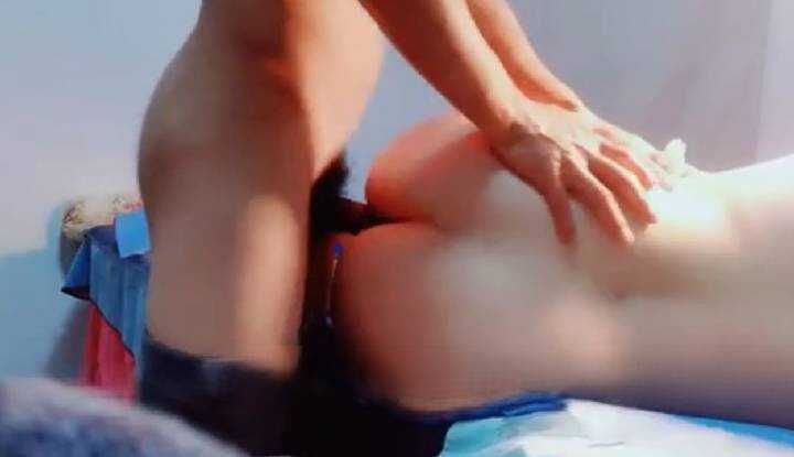 The private massage of women's spa (the first time a mature woman in flower panties experienced a full set) has very good feedback