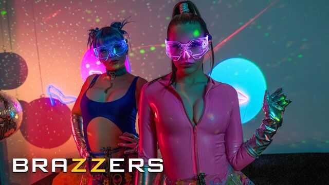BRAZZERS - Cosmic Cuties Aubree Valentine & Jewelz Blu Drain Xander For Intergalactic Cum Fuel